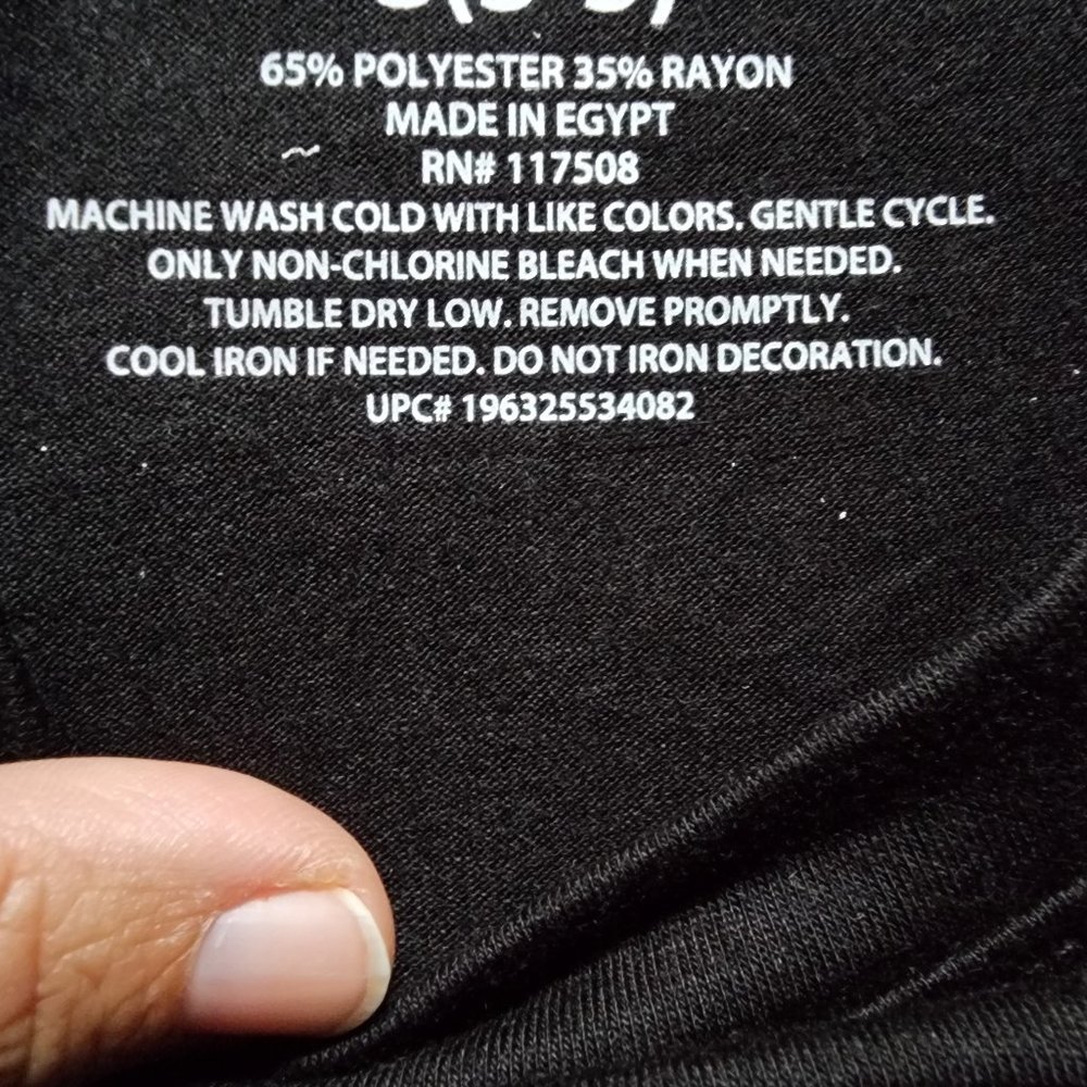 Juniors ET E.T. the Extra-Terrestrial Movie Poster Bike Moon Graphic Tee NWT - Picture 3 of 4